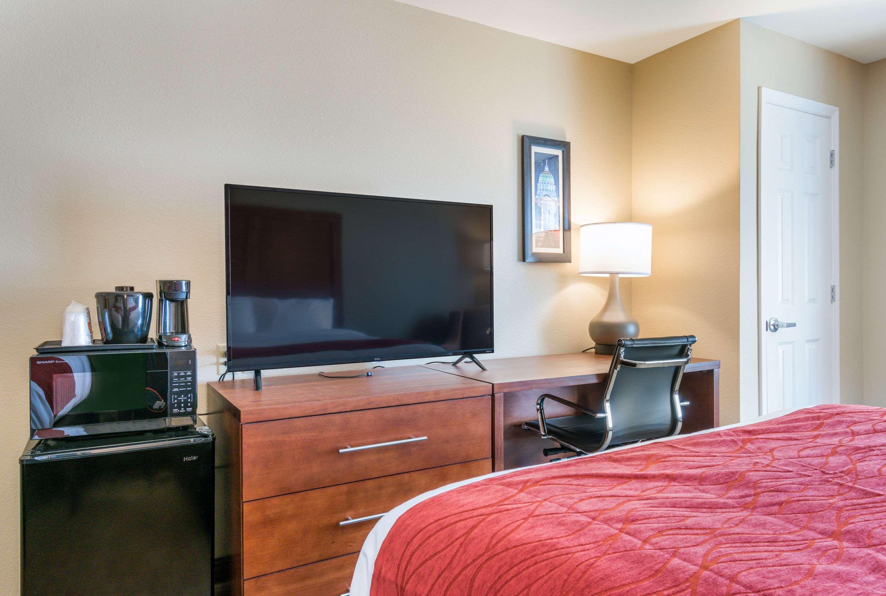 Hotel Comfort & - Hershey West