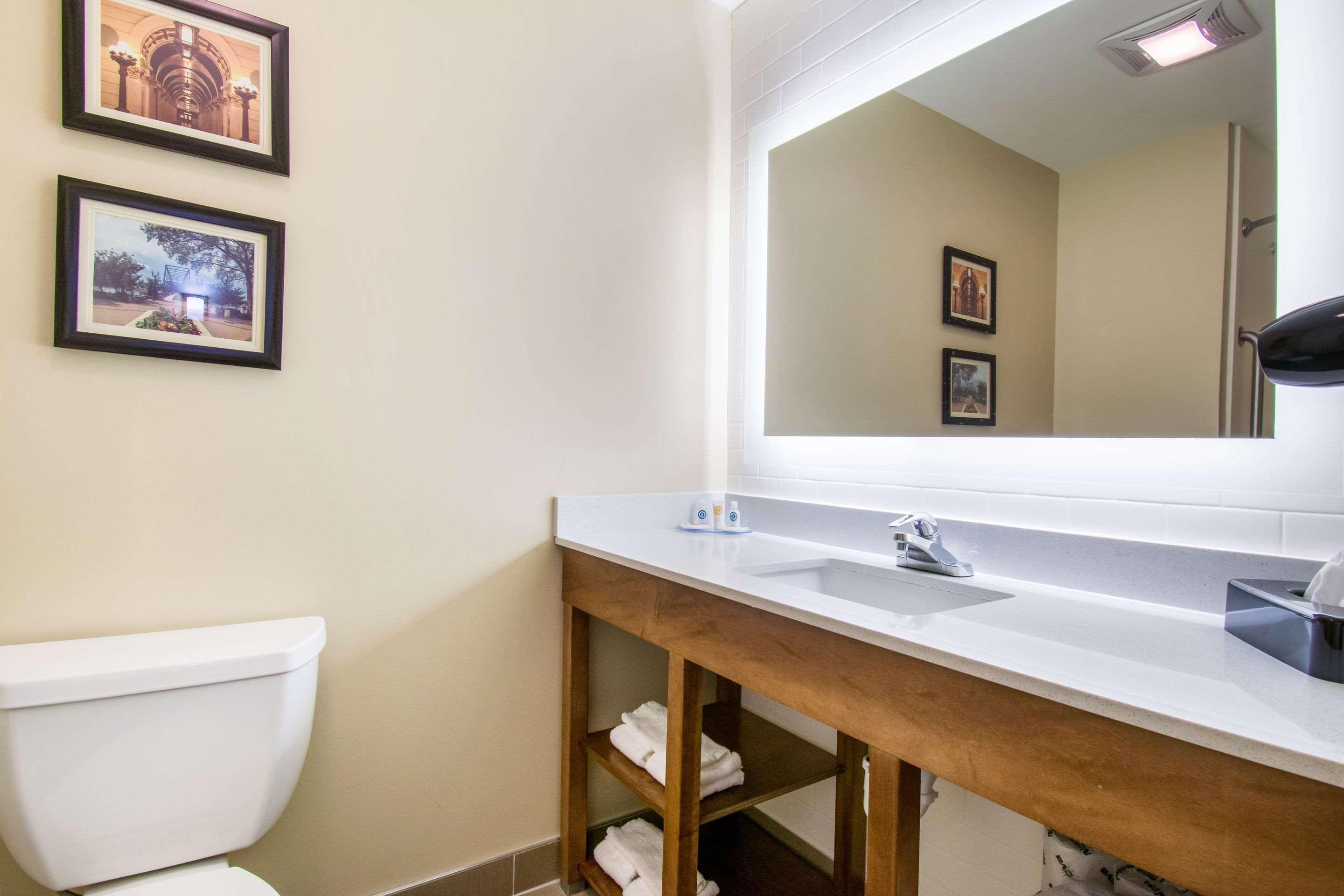 Hotel Comfort & - Hershey West 2*